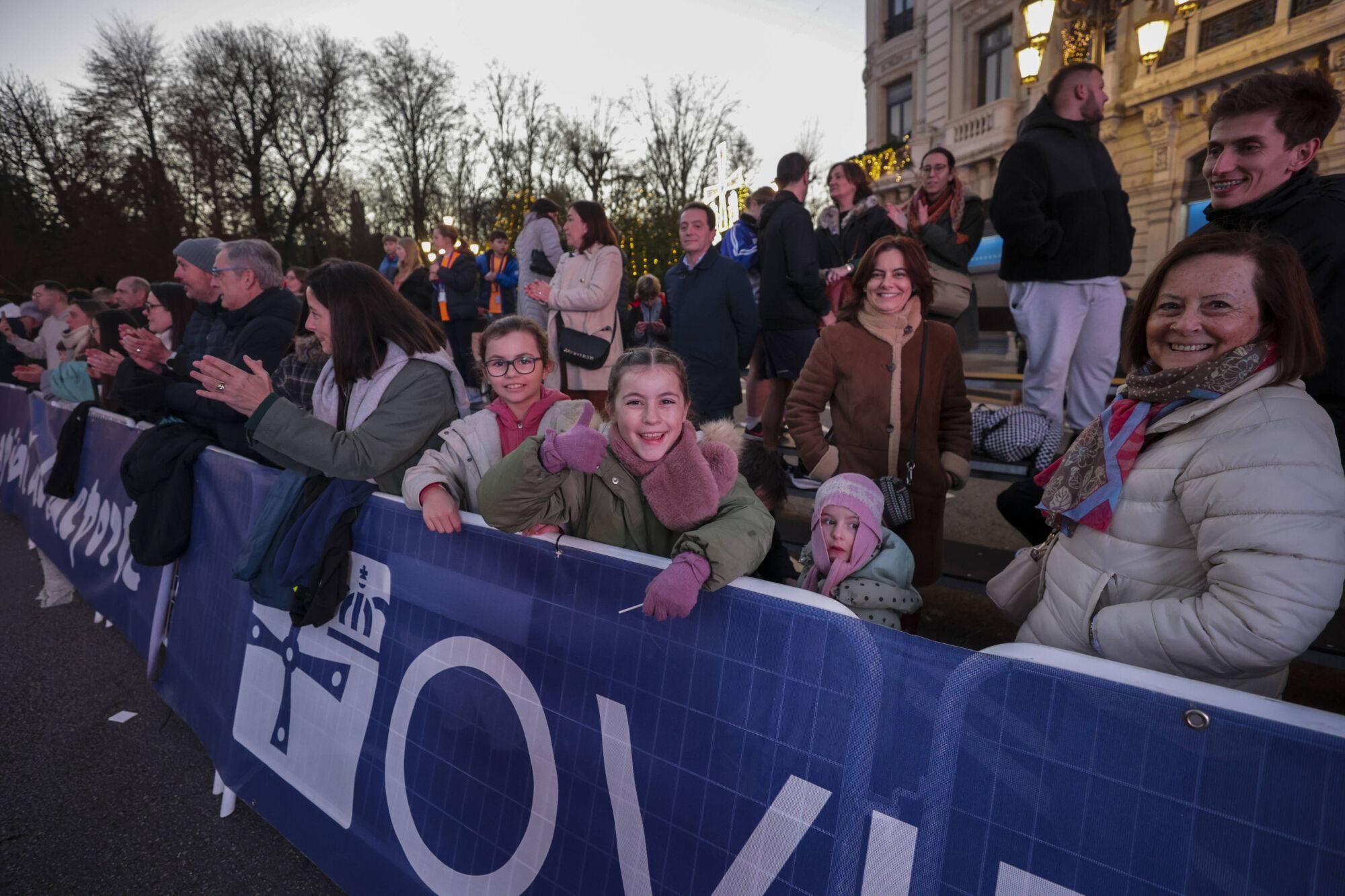 EN IMÁGENES: Alejandro Onís y Mariam Benkert saltan del segundo al primer puesto en la San Silvestre de Oviedo