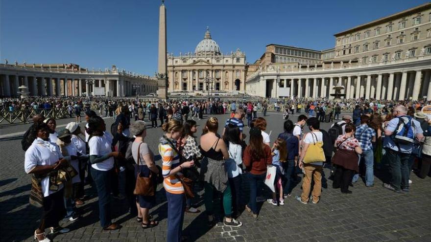 Roma se prepara para el acto de canonización de dos papas