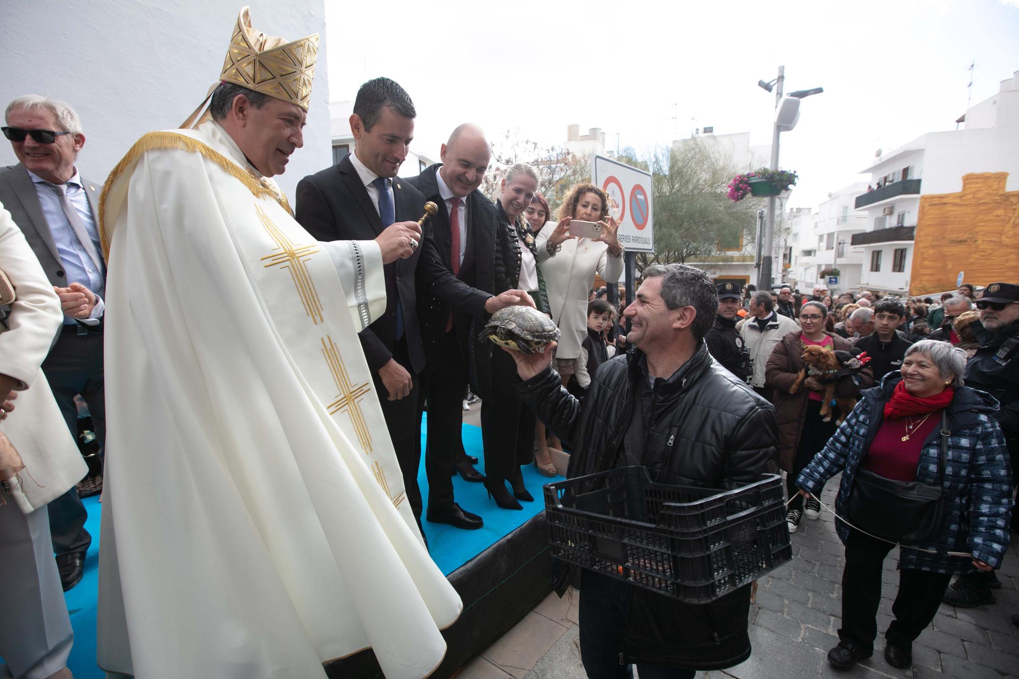 La galería de imágenes del bautizo de animales en Ibiza