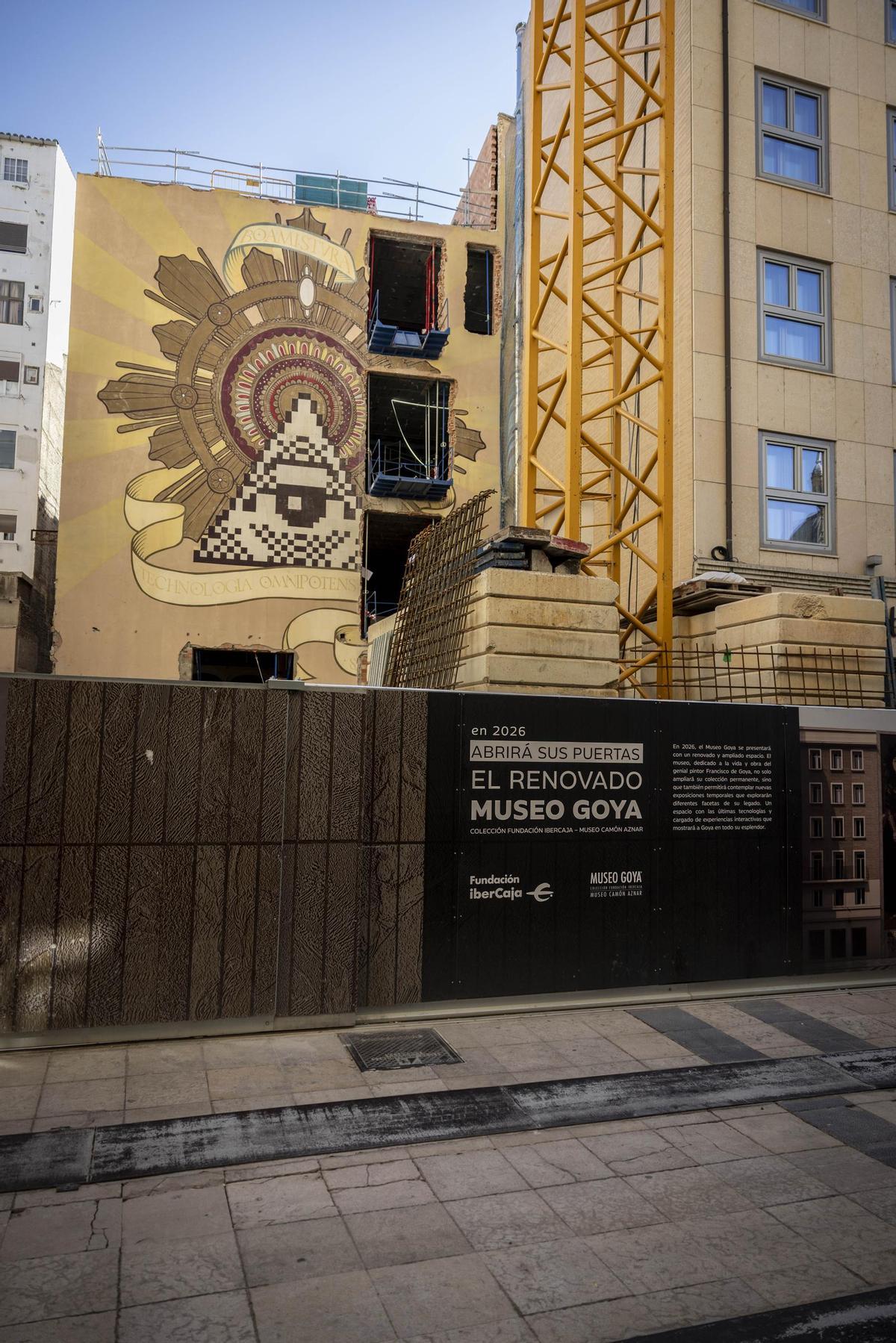 Su mural de la Virgen del Pilar ha quedado emparedado con la ampliación del Museo Goya.