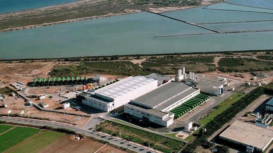 Vista aérea de la desaladora de San Pedro del Pinatar, perteneciente a la Mancomunidad.