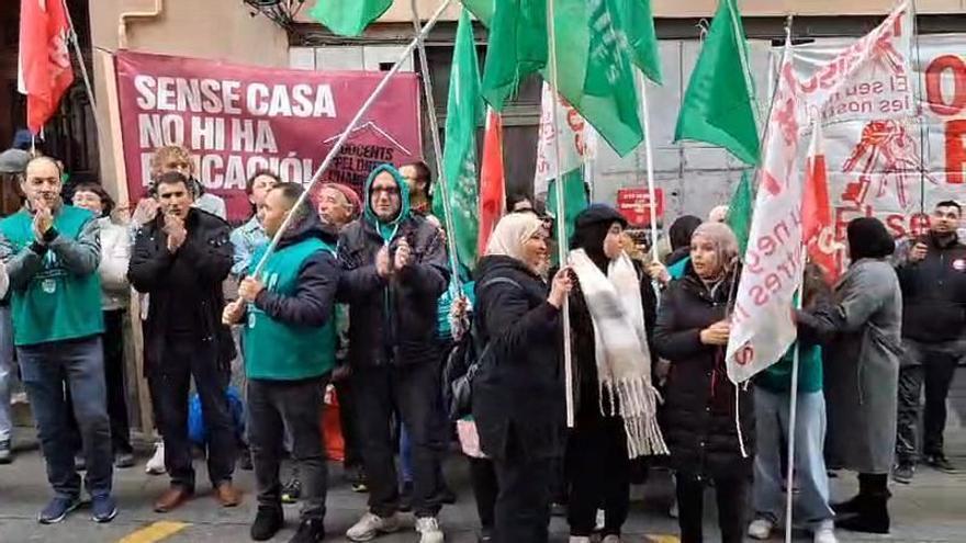 La PAHC intenta evitar el desnonament del seu bloc 9