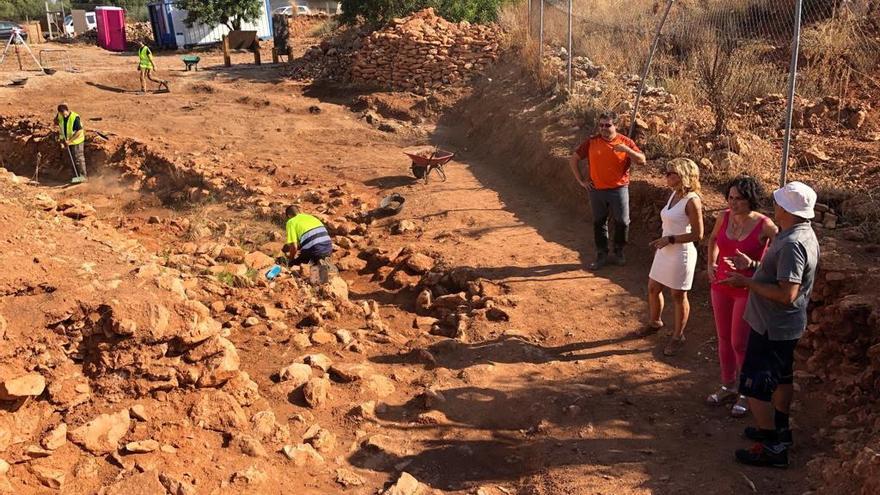 Las excavaciones en el Torrelló de Almassora sacan a la luz otra muralla