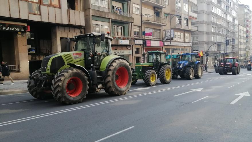 La tractorada abandona Ourense pero retomará sus protestas tras el entroido