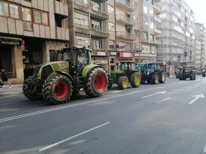 La tractorada abandona Ourense pero retomará sus protestas tras el entroido