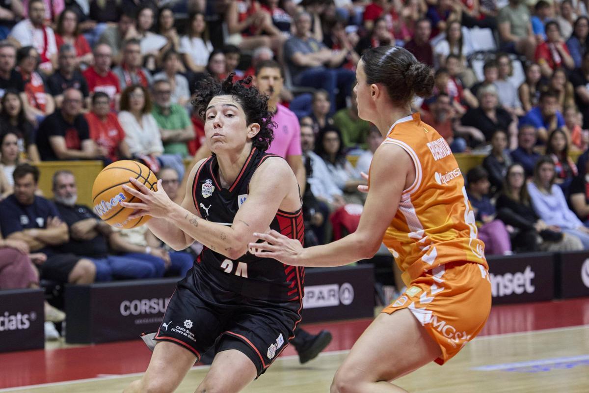 Les imatges del partit de tornada de la semifinal del play-off entre l'Spar Girona i el València