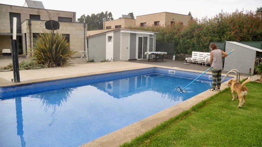 Piscina particular a media jornada - Faro de Vigo - Vimarsana News