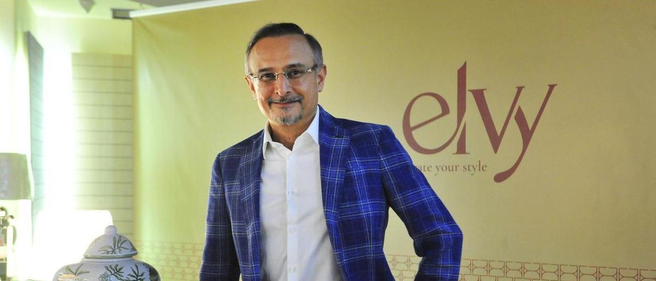El presidente del conglomerado indio Stalwart, Lovy Khosla, durante una reciente visita a la sede de su empresa en Elche.