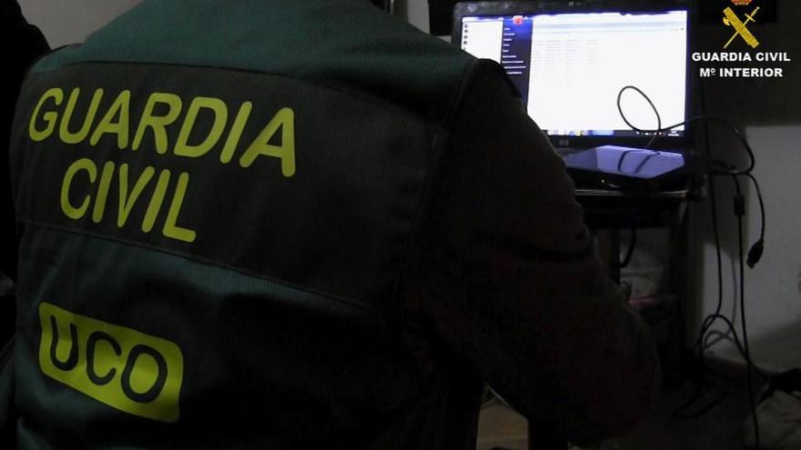 La Guardia Civil registra a los empleados de una imprenta vinculada al 1-O