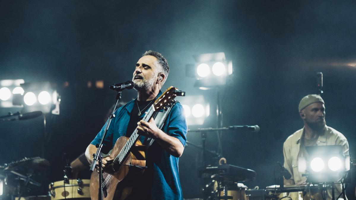 El uruguayo Jorge Drexler durante su concierto en Lanuza.