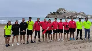 26 socorristas velarán por los bañistas este verano en las playas de Peñíscola