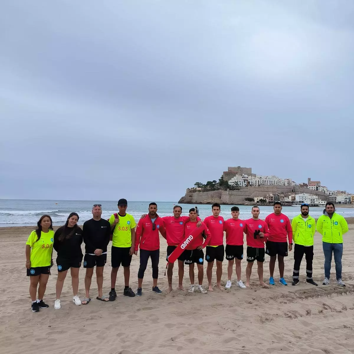 26 socorristas velarán por los bañistas este verano en las playas de Peñíscola