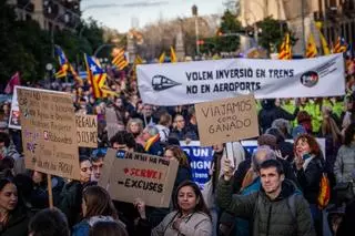 Los usuarios de Rodalies se manifiestan en Barcelona