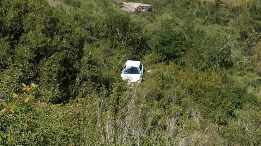 El vehicle, al fons del barranc | Regió7