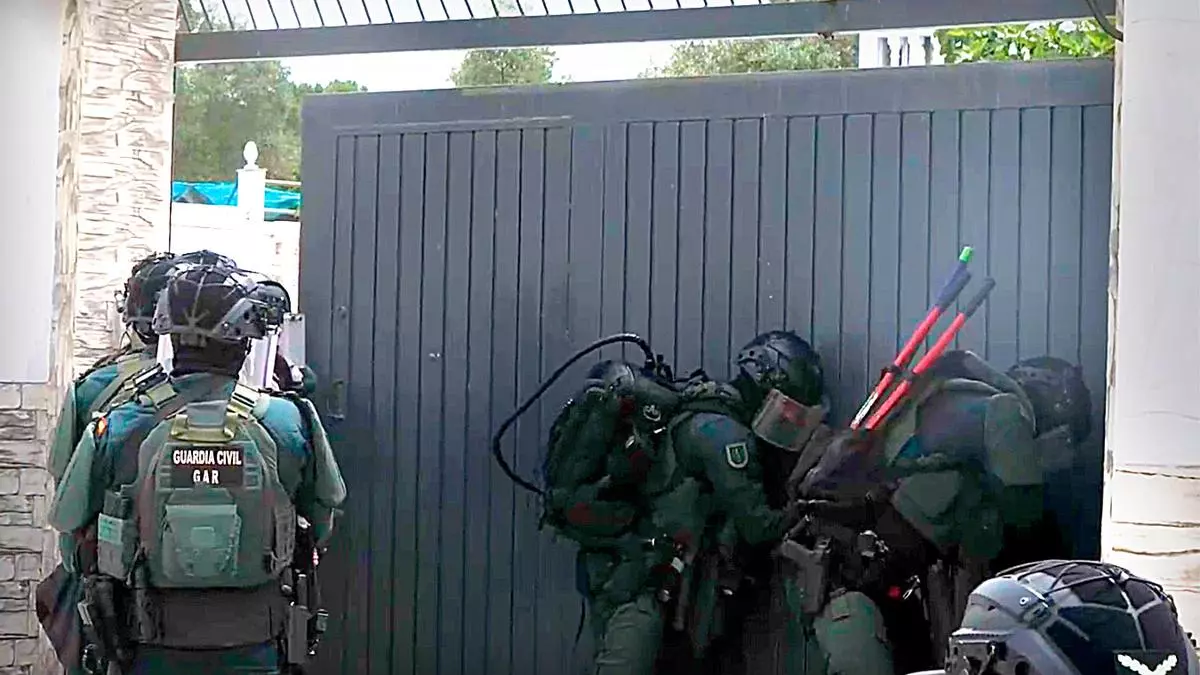Gran operación en Sevilla contra el tráfico de cocaína en el Guadalquivir: 17 detenidos y registros en cinco municipios