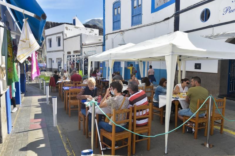 Ambiente en las terrazas en Agaete