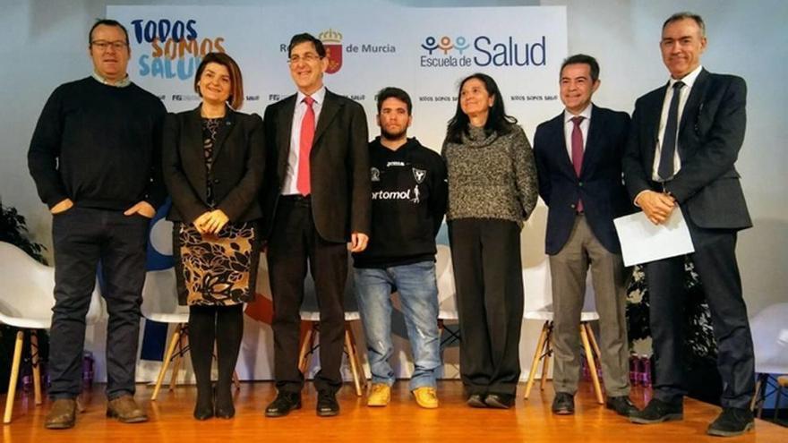 González Conejero, Serrano, Villegas, Robles, Salgado, Hernández y Sánchez durante la presentación de la Escuela de Salud.