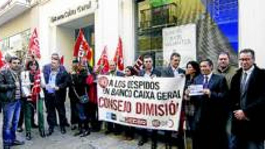 Protesta por el ERE en Banco Caixa Geral