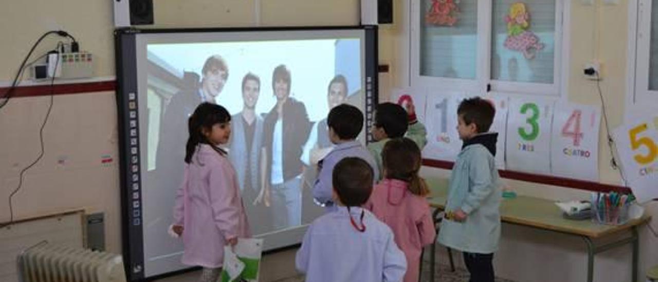 Adiós al lápiz en el colegio de Alcublas