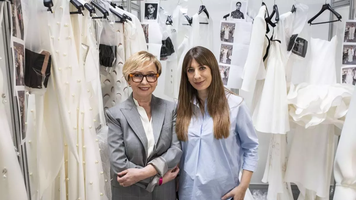 Isabel Sanchís, la firma que adorna a las novias con flores en movimiento: "Hemos colaborado con un centro tecnológico de Valencia"