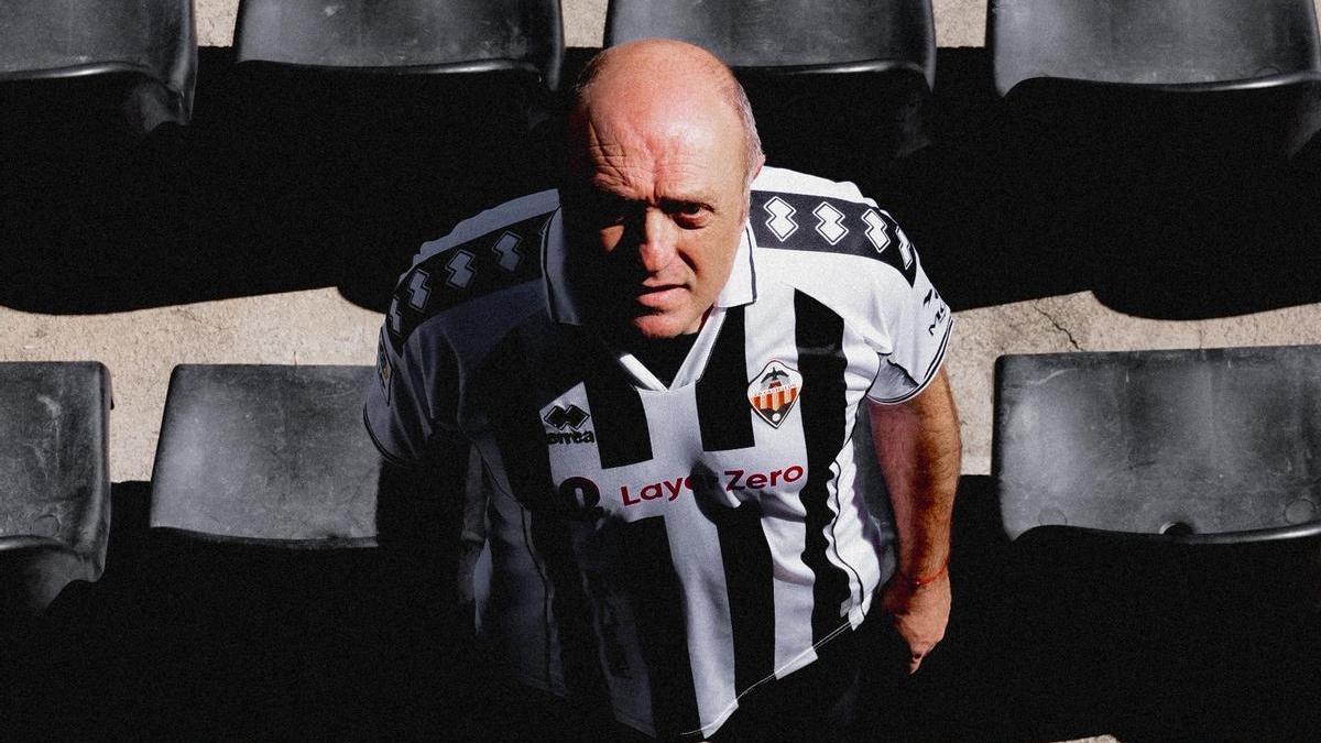 Galería | La camiseta retro del CD Castellón, en imágenes