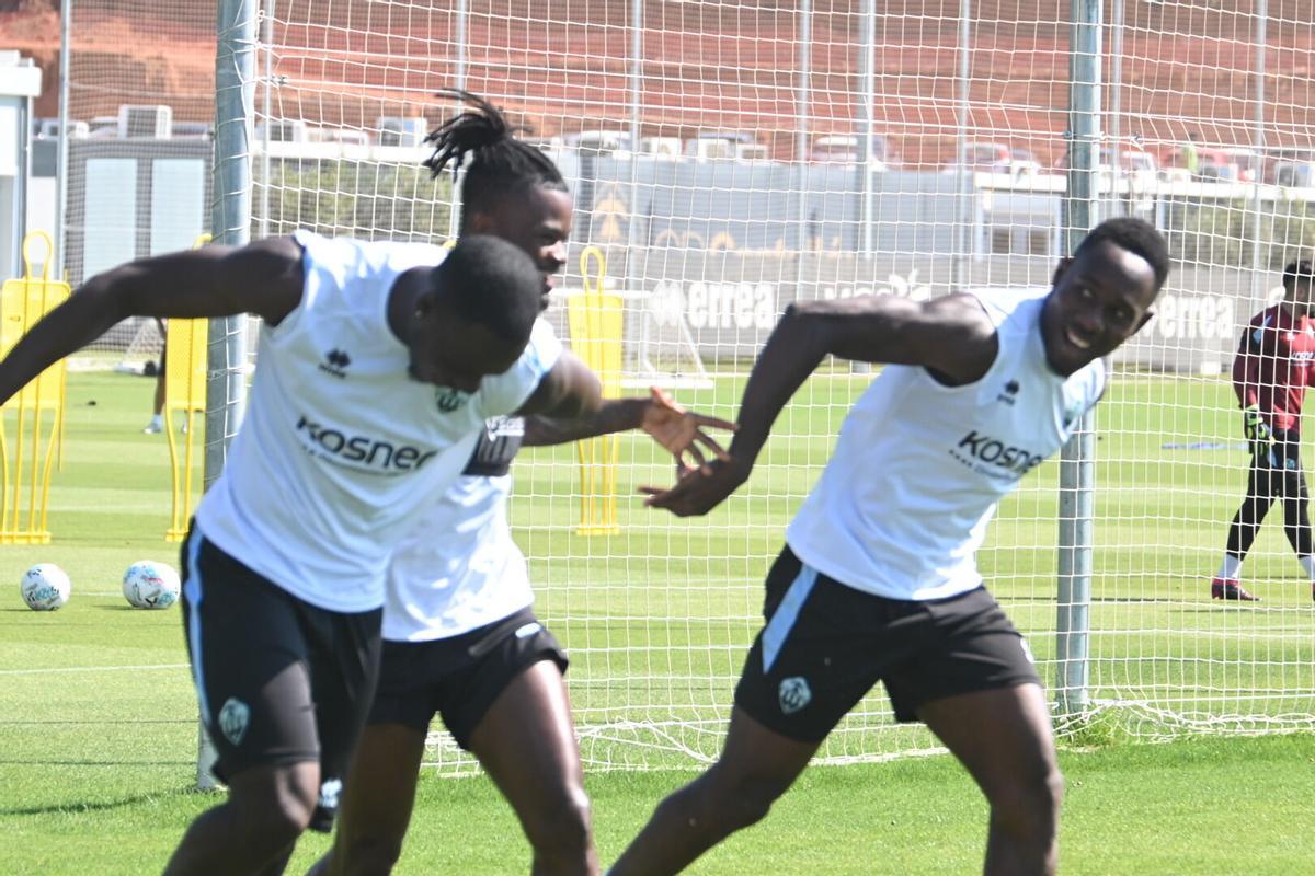 Entrenamiento de los 'orelluts', en la Ciudad Deportiva Globeenergy, antes del Castellón-Eibar