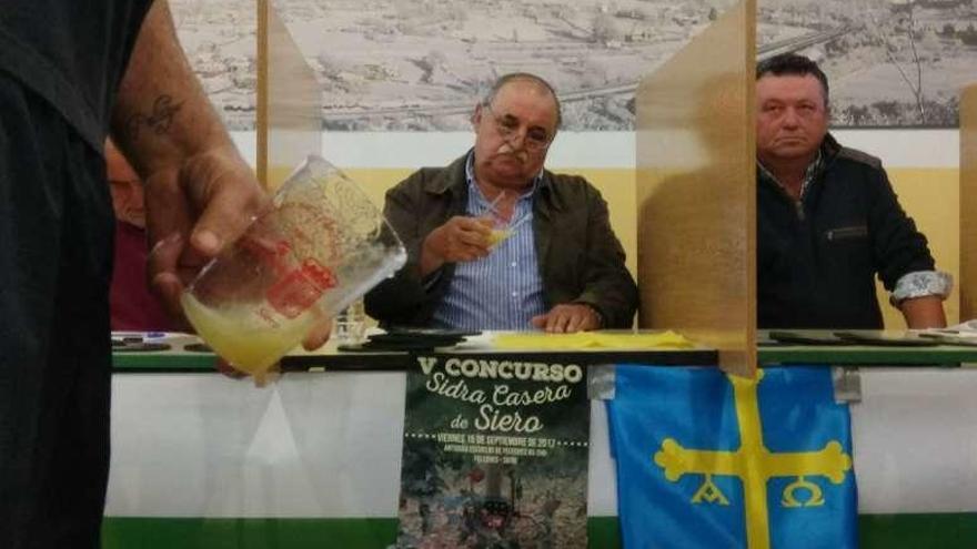 Mino Villarrica y Sindo Martínez, miembros del jurado.