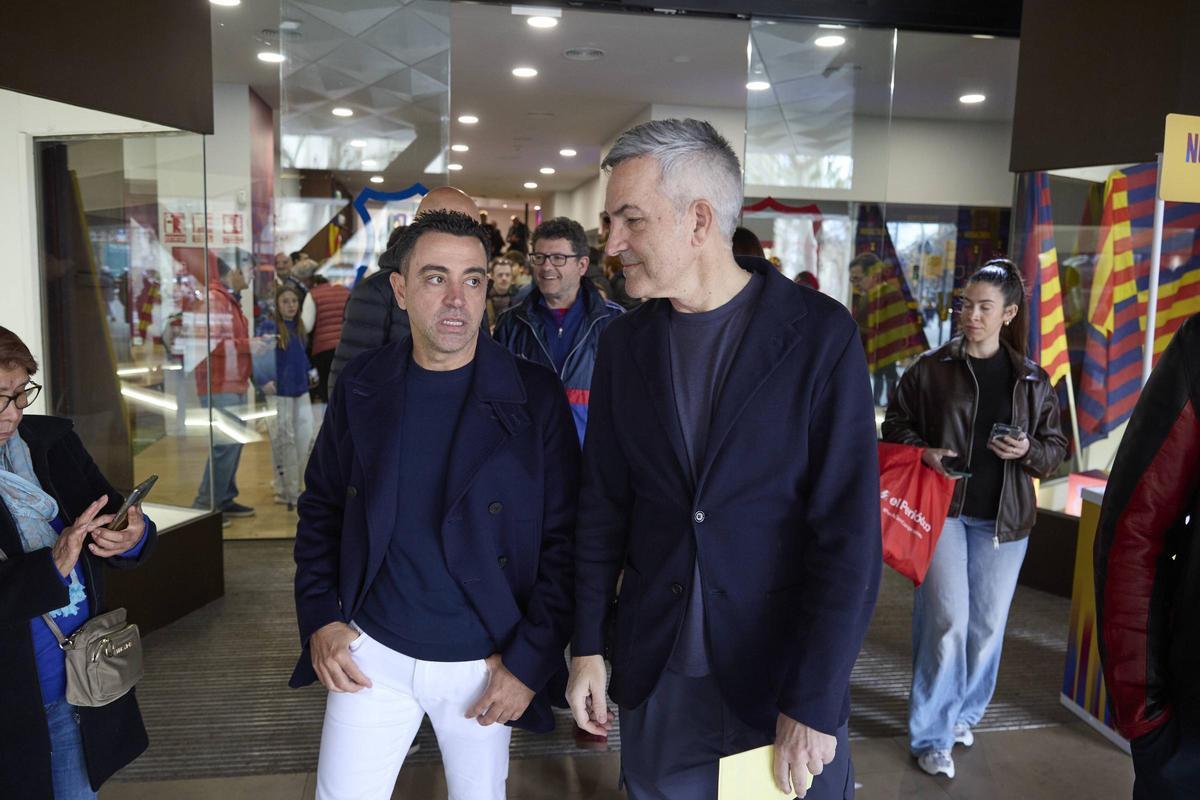 Xavi Hernández y Víctor Font, en la sede de 'Nosaltres'