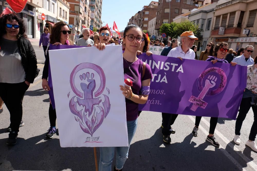 La manifestación del Día del Trabajador reúne a 18 colectivos y partidos del Medio Vinalopó