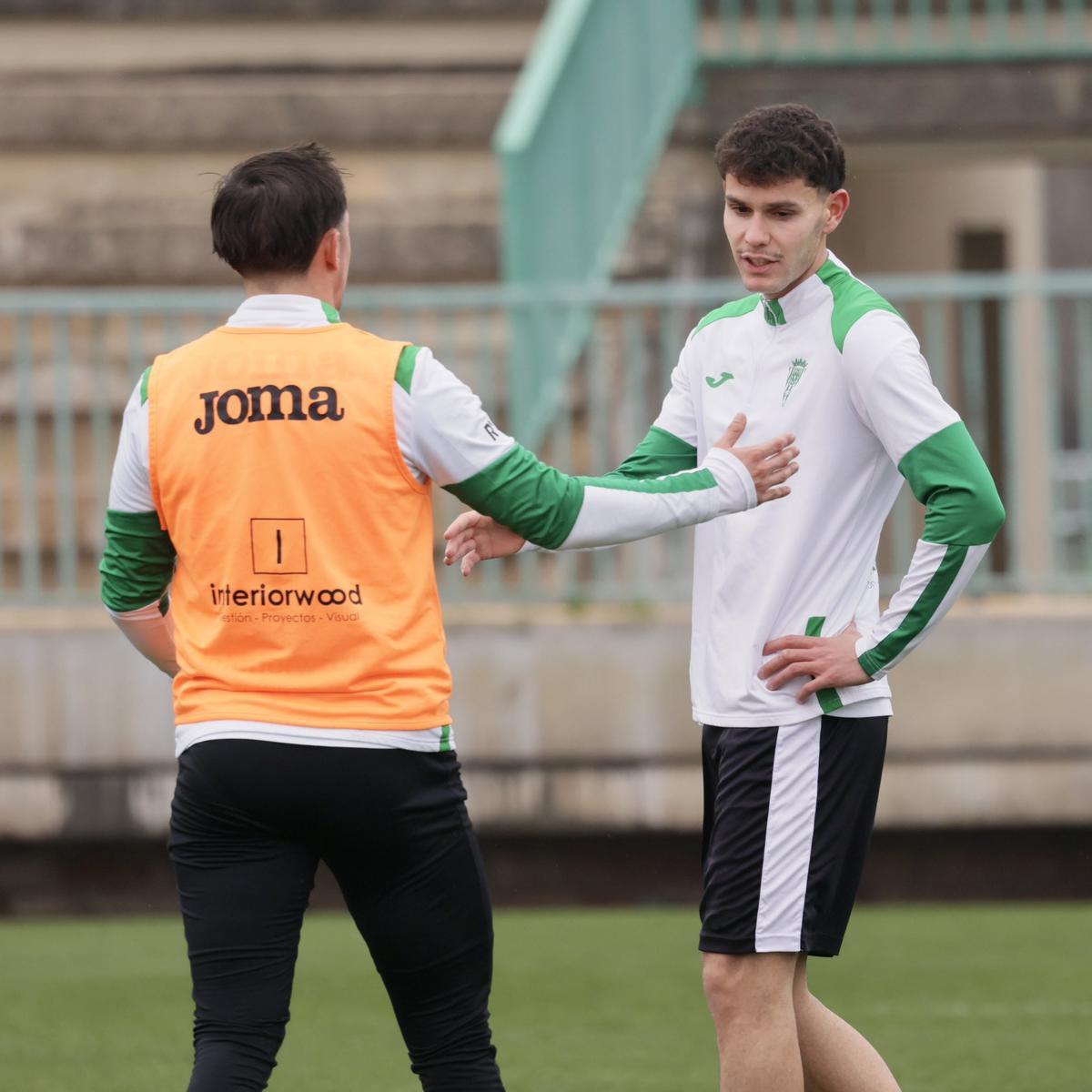 Álvaro 'Trilli', con Carracedo en un entrenamiento de esta semana.