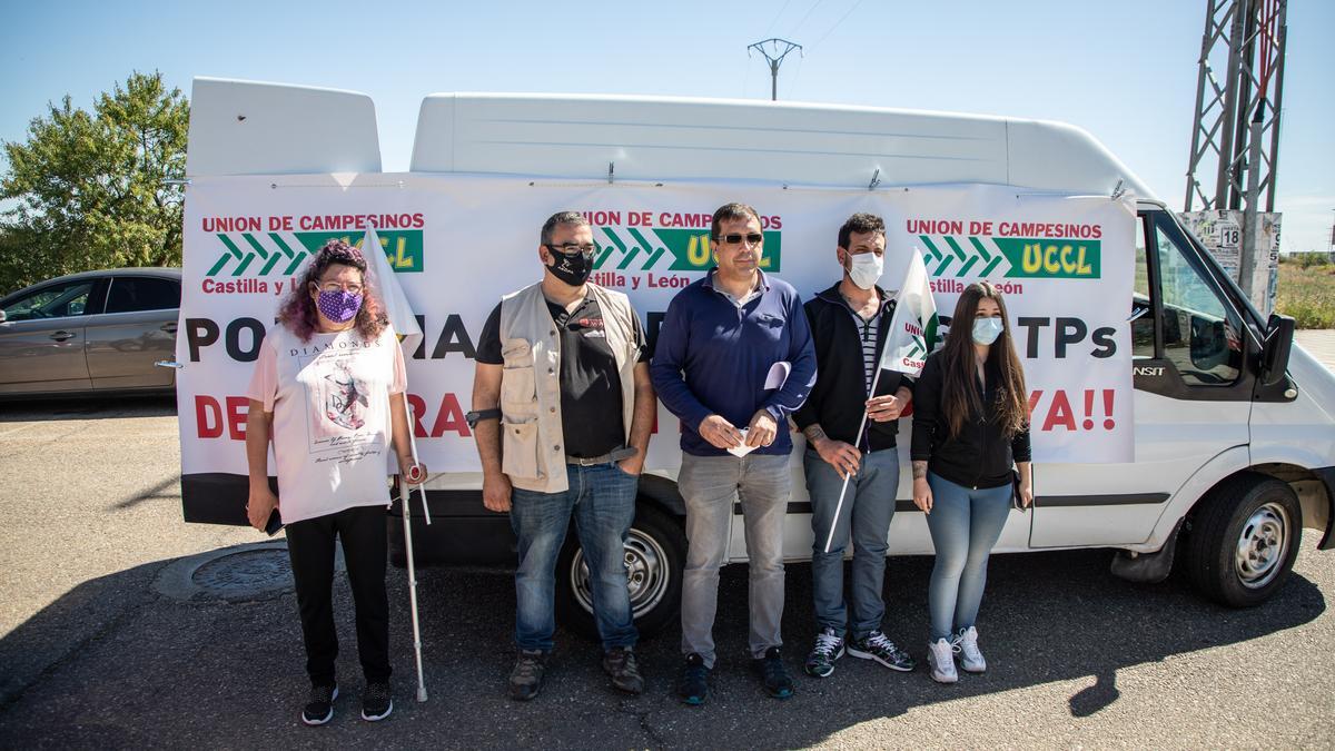 Dirigentes de UCCL Zamora durante la manifestación