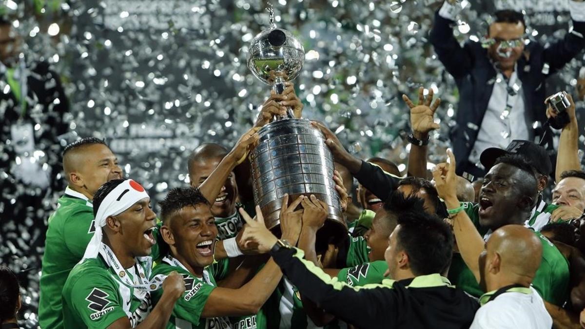 Los jugadores del Atlético Nacional celebran la conquista de la Copa Libertadores 2016.