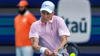 Sinner hace historia en su debut en Miami e iguala a Novak Djokovic