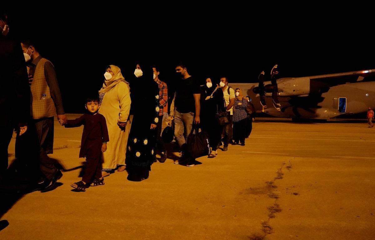 Llegada de los primeros evacuados de Afganistán a la base de Torrejón.