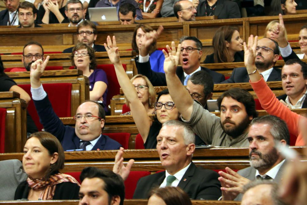 Ple del Parlament d'aprovació de la llei del referèndum