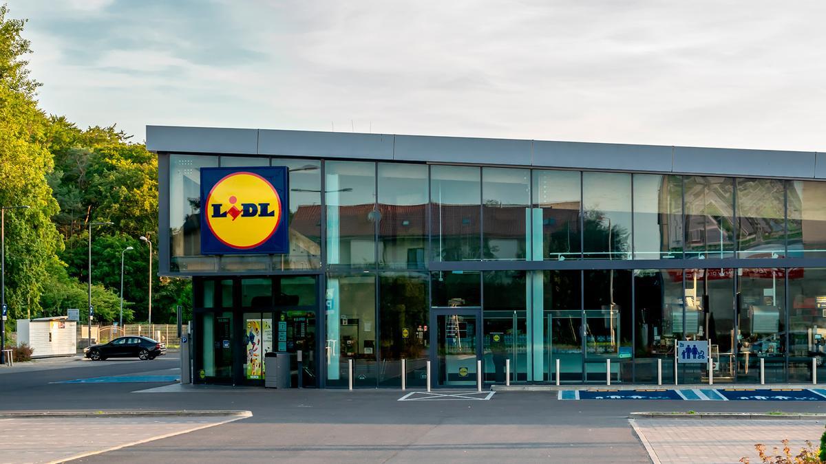 Mañana se esperan colas kilométricas en Lidl para conseguir el horno microondas con mango y botones de madera: elegante por menos de 70 euros