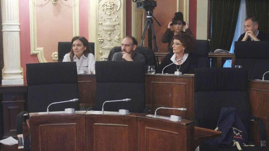 El PSOE al 50% tras la dimisión de Barquero y Tejerina y el anuncio de Ageitos de uqe no vuelve  // I.O.