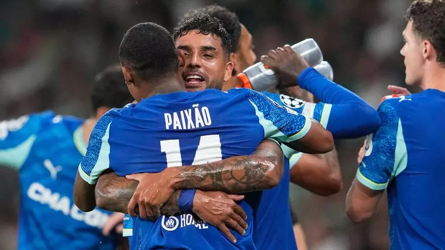 ¡Golazo de Paixao para abrir el marcador ante el Sporting!