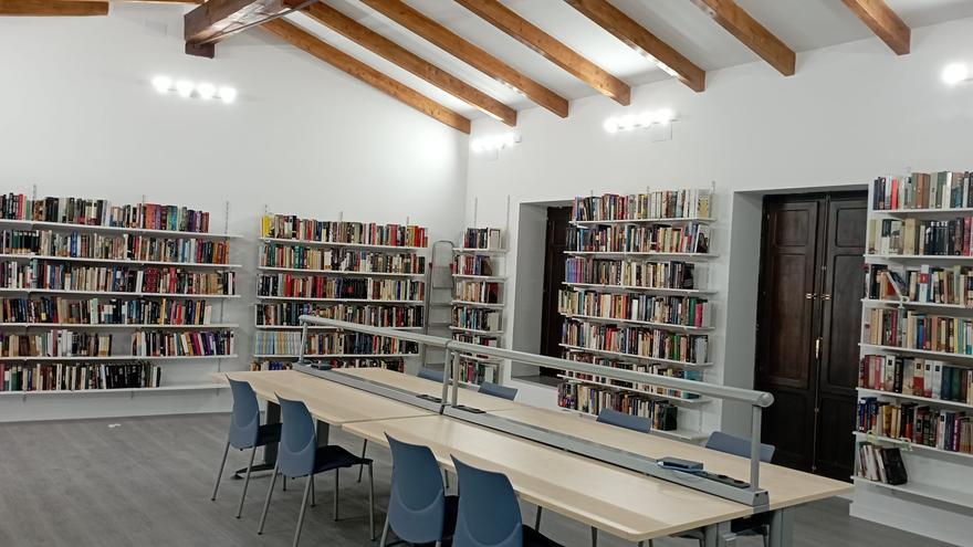 ¿Sabes a quien ha dedicado su biblioteca Sot de Ferrer?
