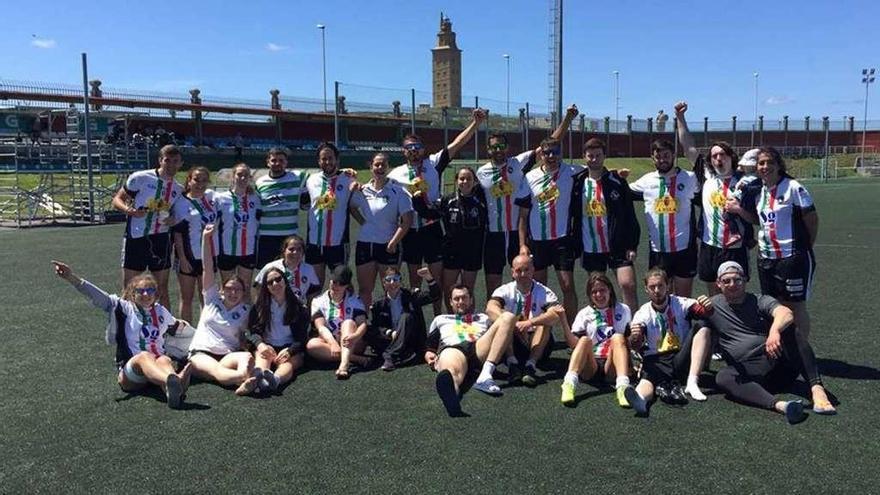 Los dos equipos irmandinhos durante el torneo celebrado en A Coruña.