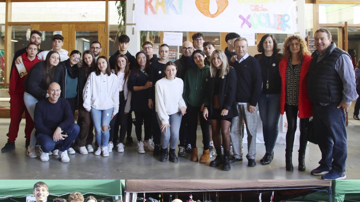 Alumnos del IES Clara Campoamor que han organizado el mercado solidario