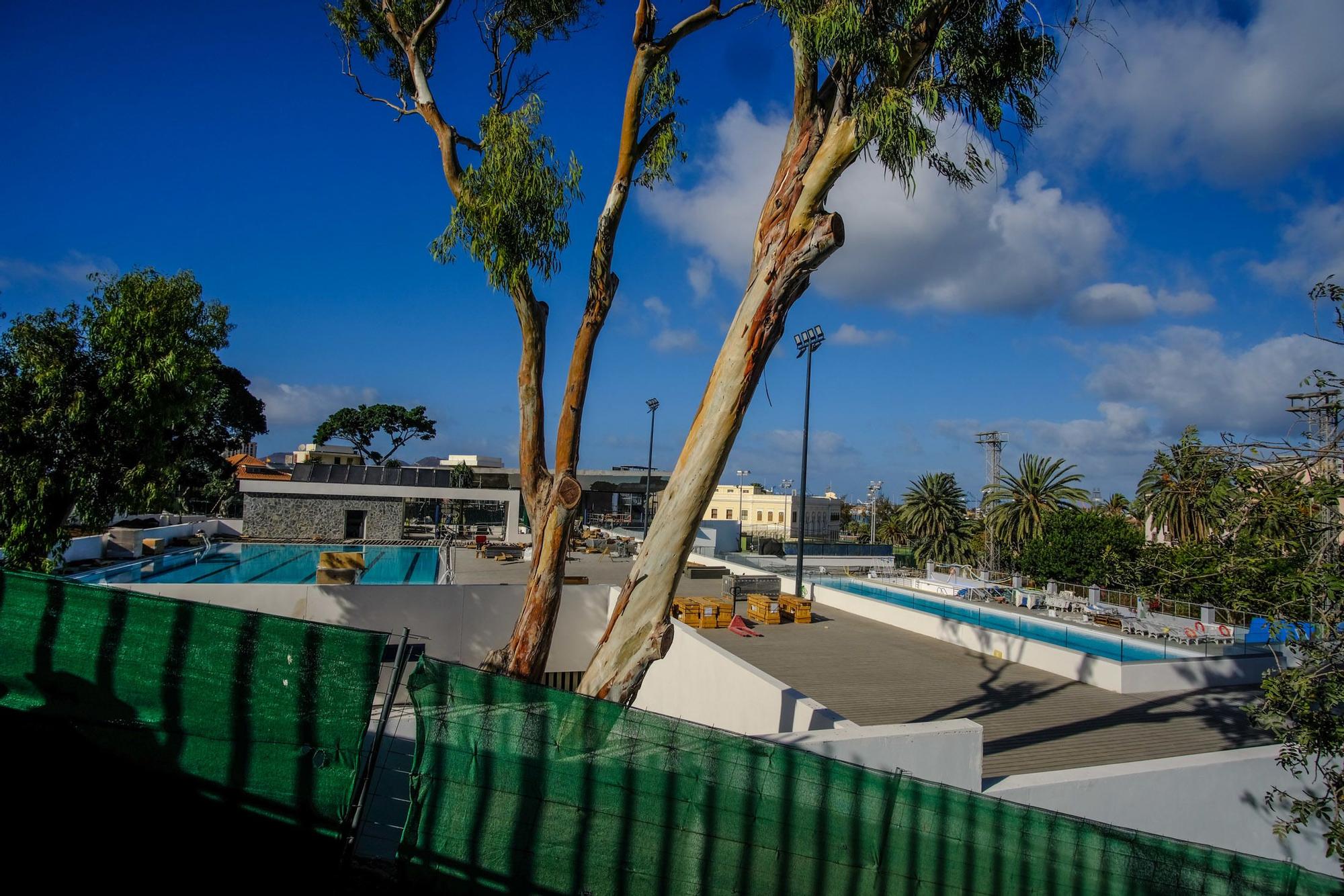 Piscinas del Julio Navarro durante los últimos trabajos en las instalaciones