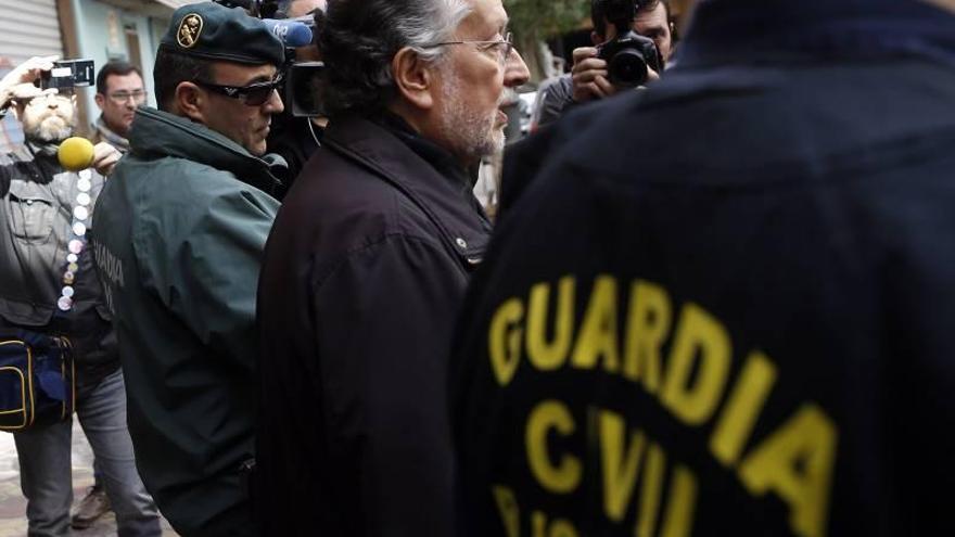 Grau sale en libertad tras declarar ante la Guardia Civil por cohecho