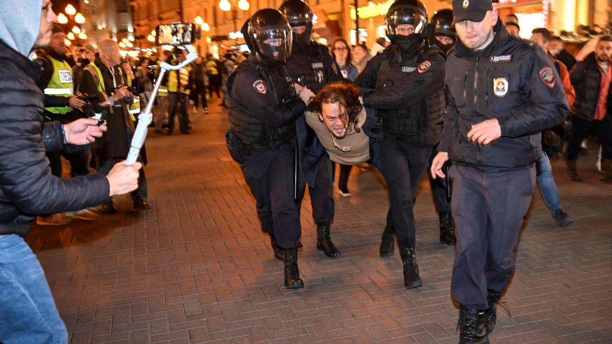 Detenciones en Moscú en las protestas contra la movilización de reservistas anunciadas por Putin