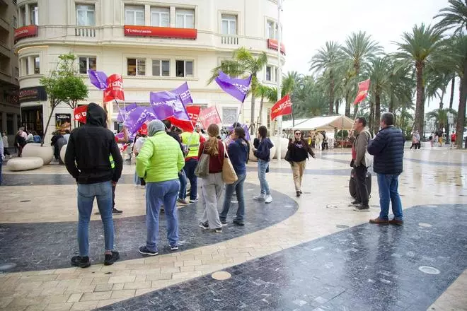 Trabajadores de Glovo salen a protestar a las calles de Alicante
