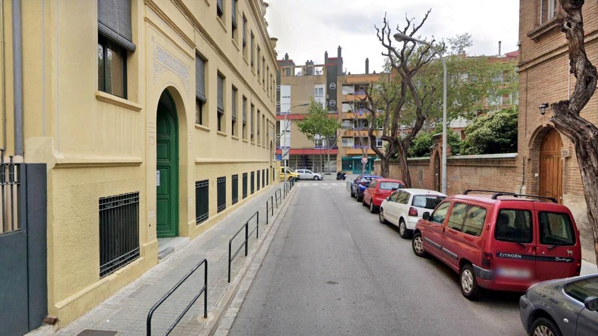 Exterior de la Escola Ventós Mir de Badalona