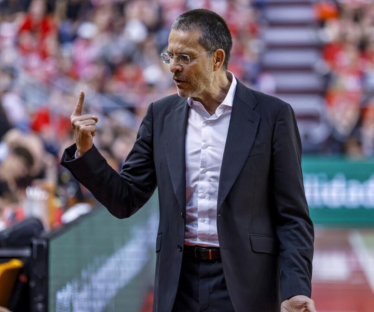 Pedro Martínez, durante el Baxi Manresa - Valencia Basket en el Nou Congost.
