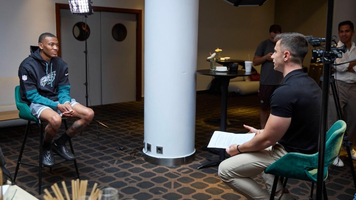 DeVonta Smith en la entrevista con SPORT