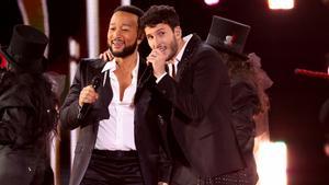 John Legend y Sebastián Yatra .