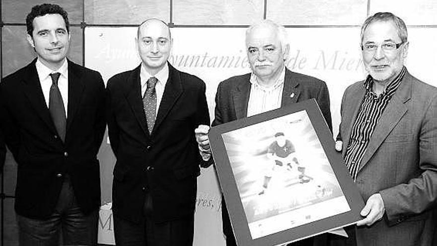 Un momento de la presentación del encuentro en el Ayuntamiento de Mieres.